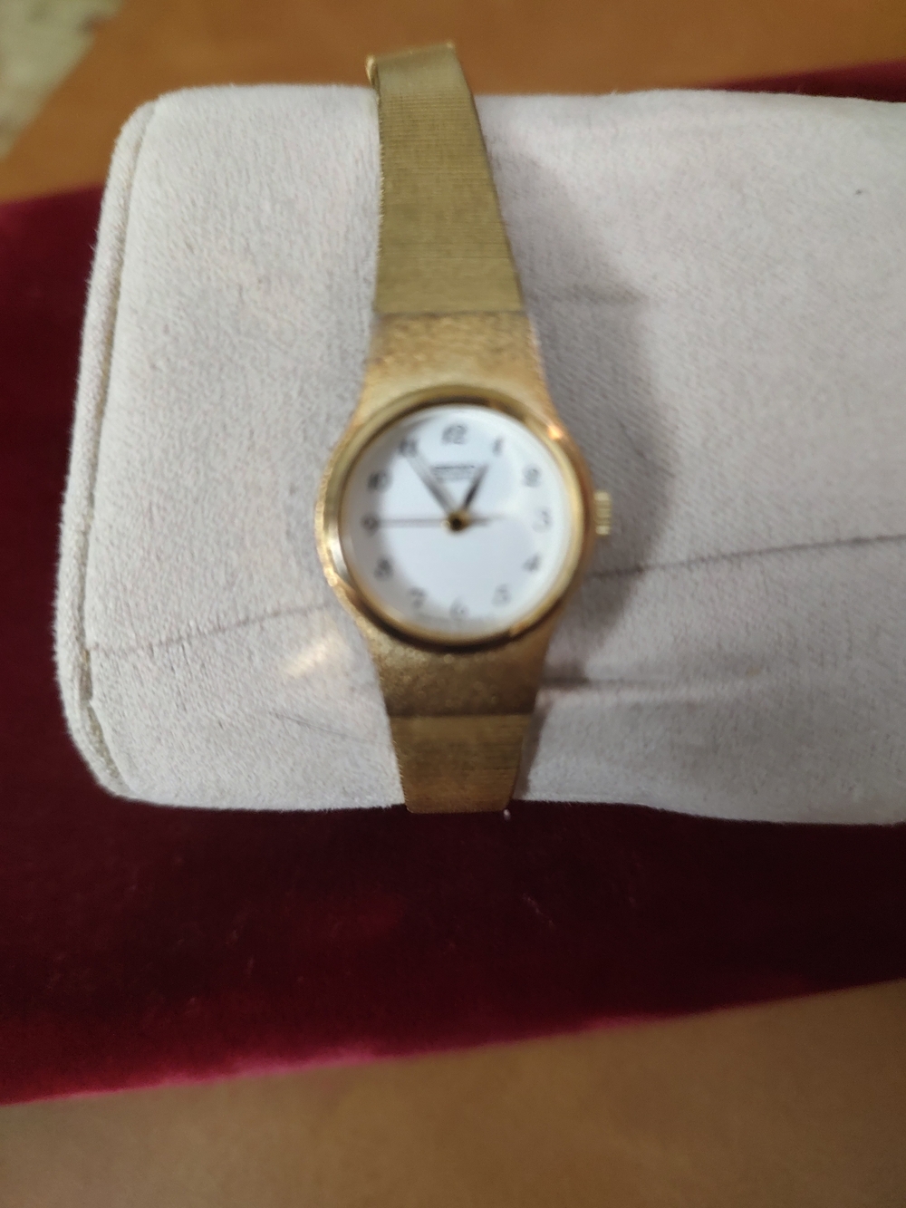 Vintage Seiko Classic Women's Gold Tone Bracelet Watch - White Dial